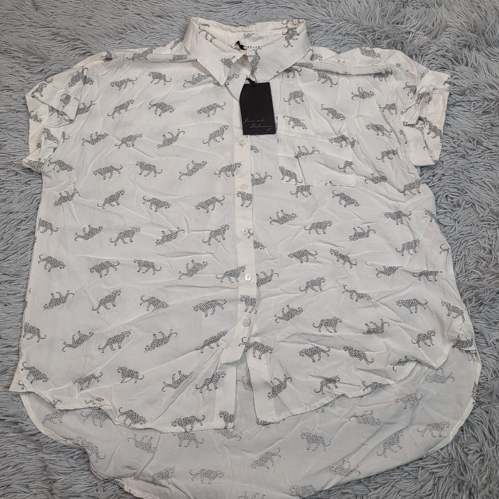 Jane & Delancey‎ Shirt Womens L White Button Up Cheetah Leopard Semi Sheer New